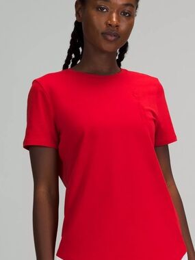 Bright Red Short Sleeve Tee Lulu size 6